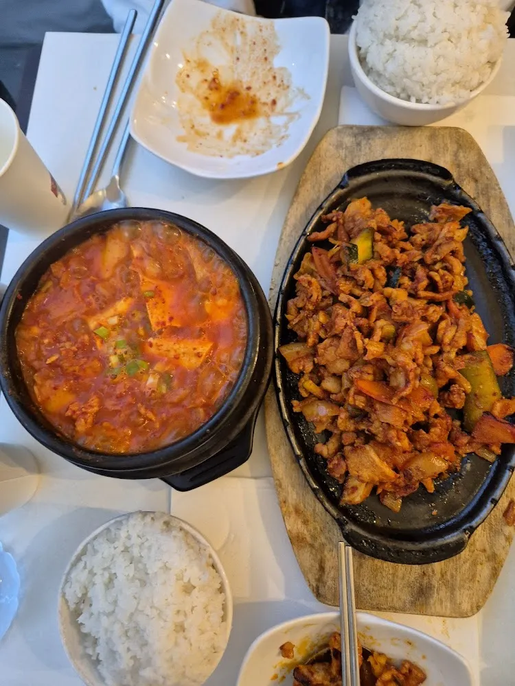 김치찌개ㆍ제육볶음
